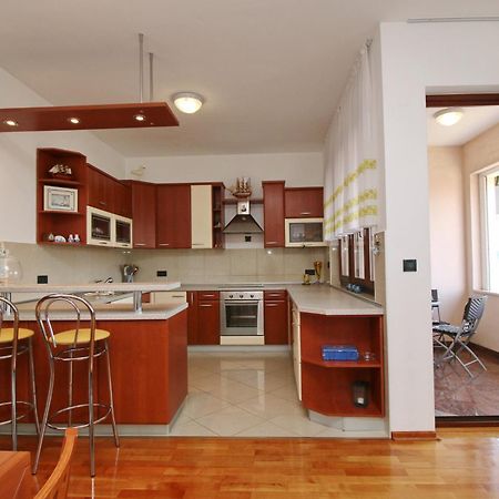 Polo Apartments Ровінь Екстер'єр фото